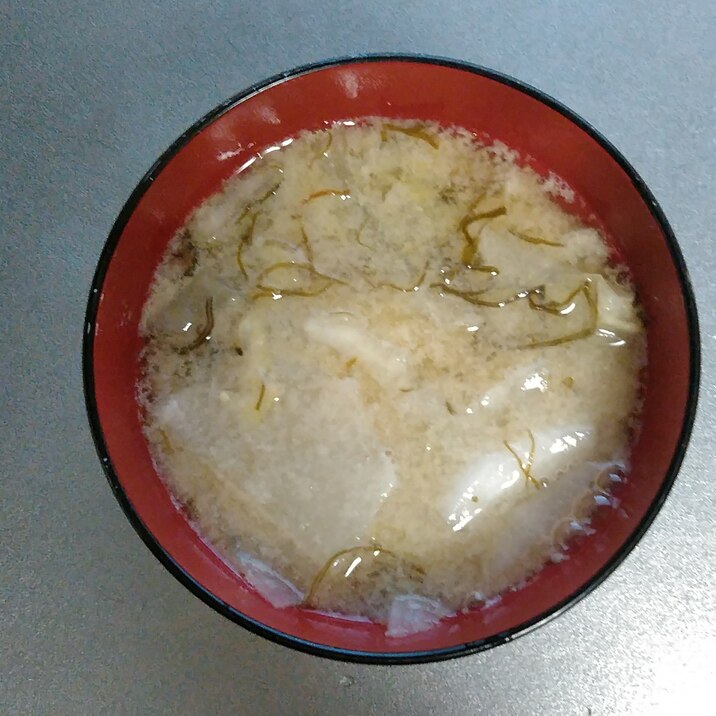 がごめ昆布と白菜と大根の味噌汁